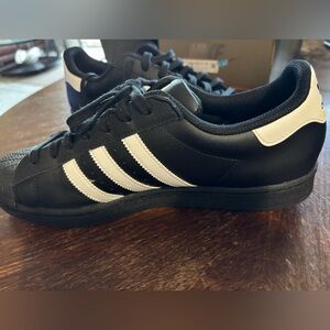 Adidas Men's Classic Black and White Sneakers